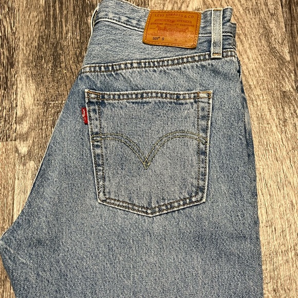 Levi's Premium 501 skinny lightly destroyed, like new. 27 28 inseam - Picture 7 of 13